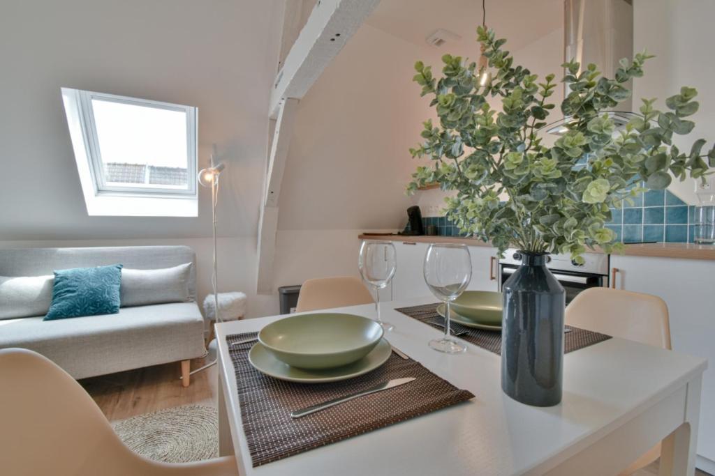 Residence Jean Hardy - Hyper Centre, Parking Gratuit, Wifi, Clim, Gare Valenciennes Bagian luar foto