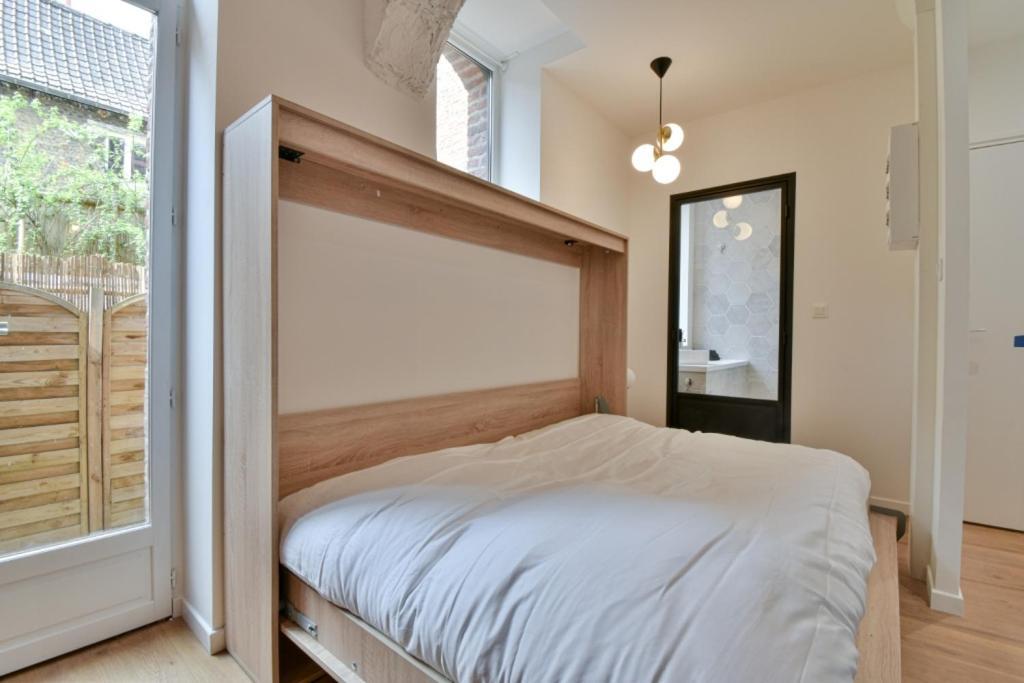 Residence Jean Hardy - Hyper Centre, Parking Gratuit, Wifi, Clim, Gare Valenciennes Bagian luar foto